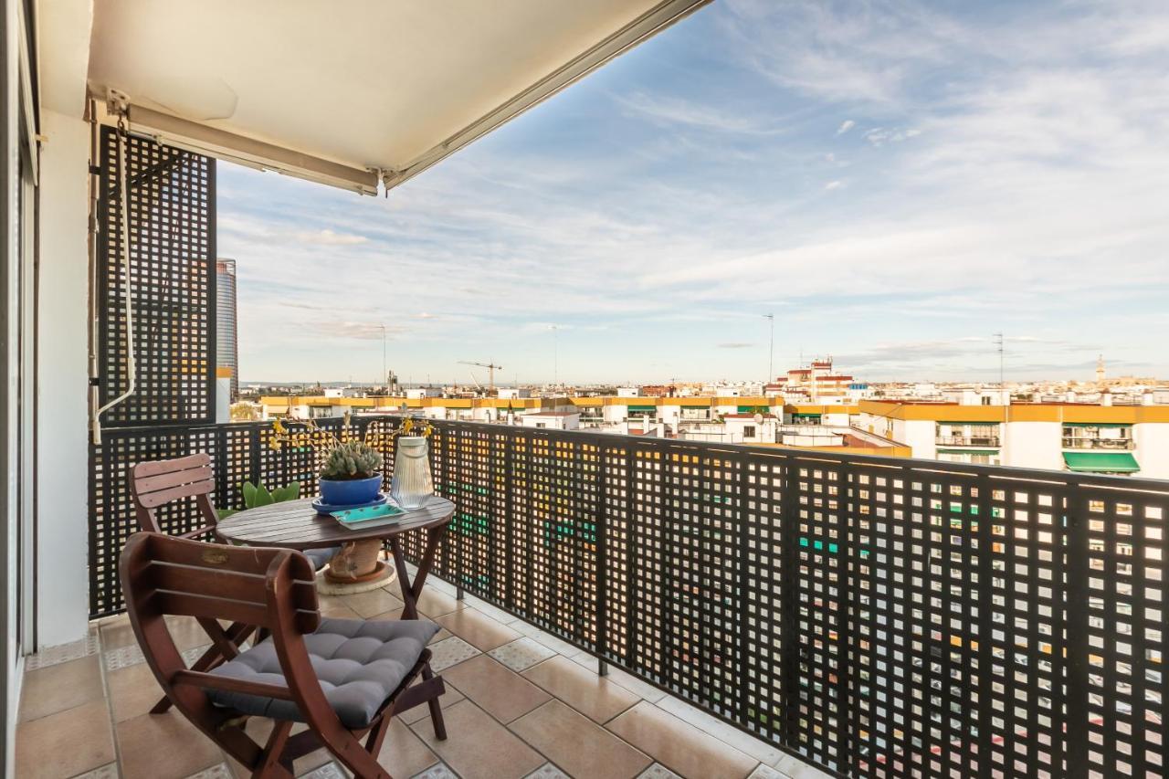 Ferienwohnung Apartamento Desde El Cielo De Triana Sevilla Exterior foto