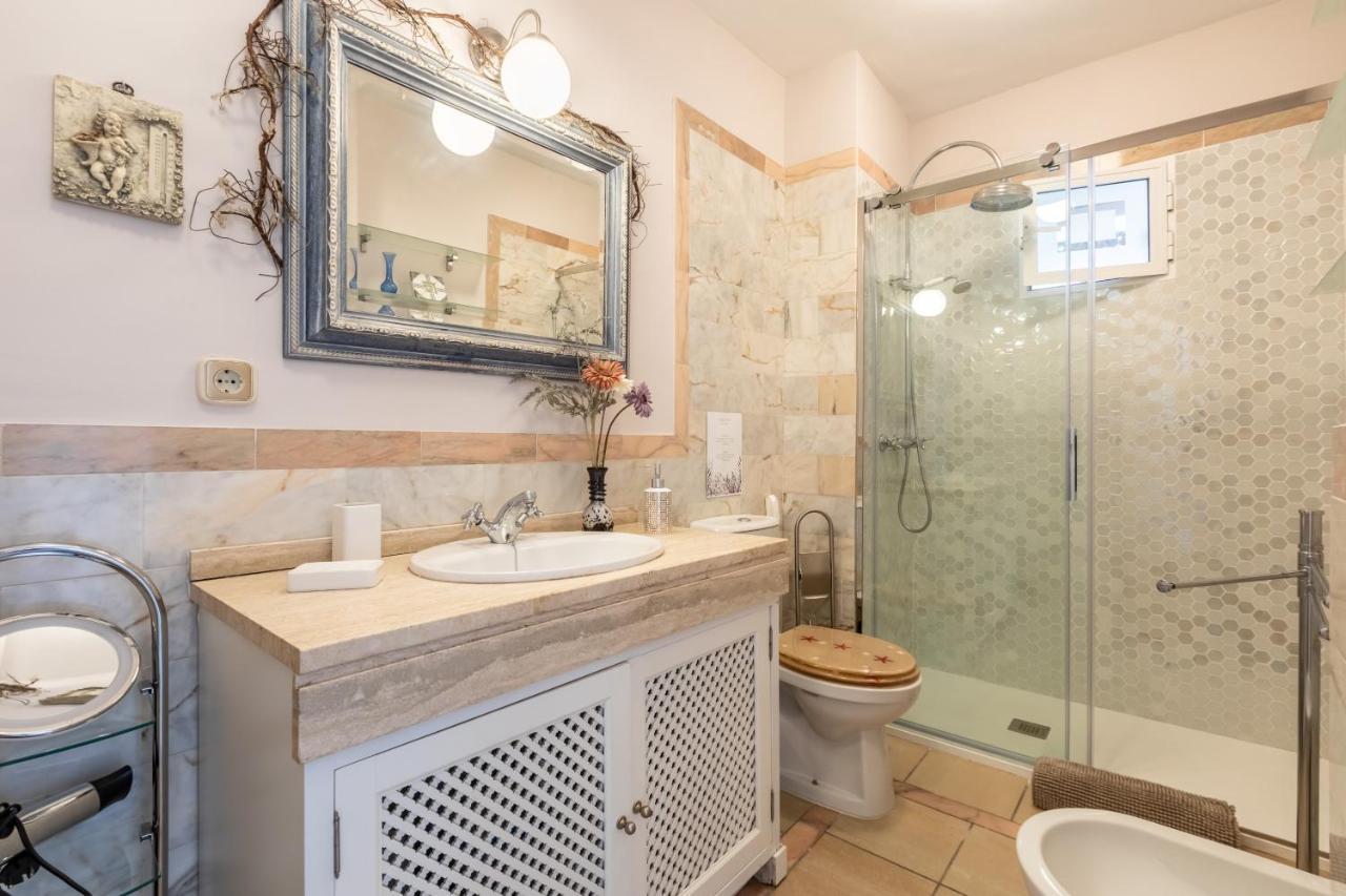 Ferienwohnung Apartamento Desde El Cielo De Triana Sevilla Exterior foto